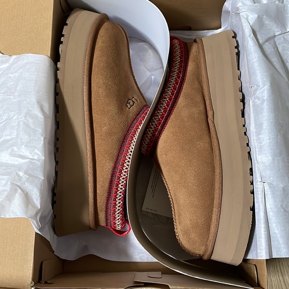 UGG Tazz Platform chestnut women’s Size 8. Brand new in box. - Picture 4 of 5